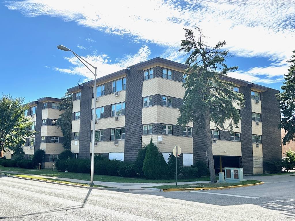 Apartment for rent at 8644 644 Skokie Blvd #604-A, Skokie, IL 60077
