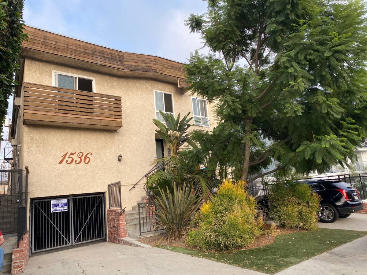 Townhouse for rent at 1536 S Bundy Dr, Los Angeles, CA 90025