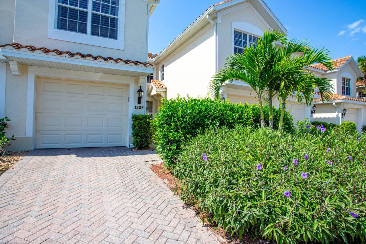House for rent at 1295 Henley St, Naples, FL 34105