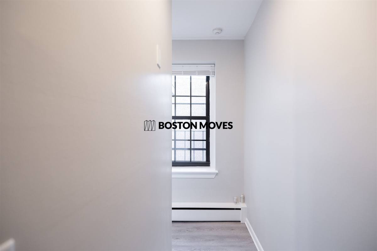 Apartment for rent at 158 Saint Botolph St #9, Boston, MA 02116
