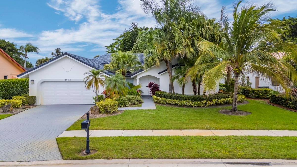 House for rent at 10129 Canoe Brook Circle, Boca Raton, FL 33498