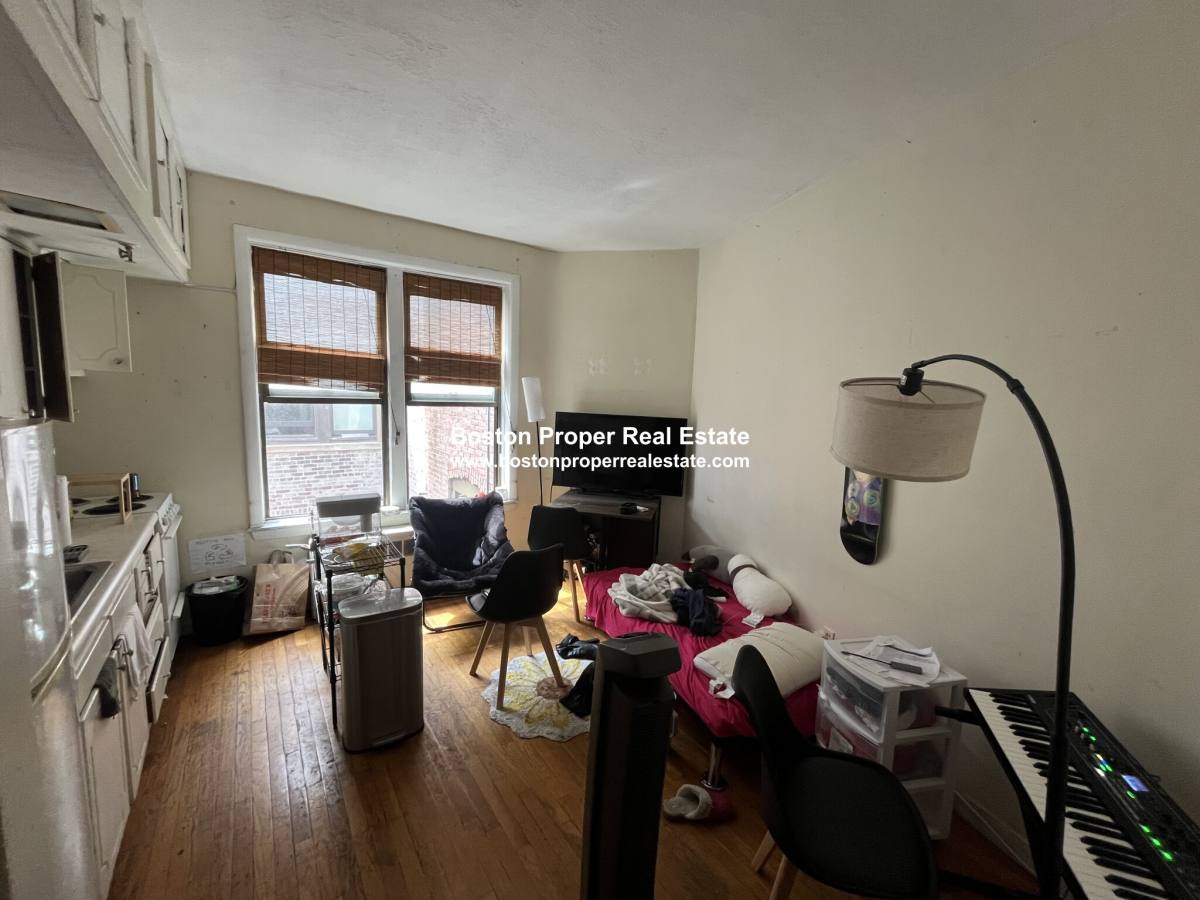 Apartment for rent at 384 Commonwealth #62, Boston, MA 02215