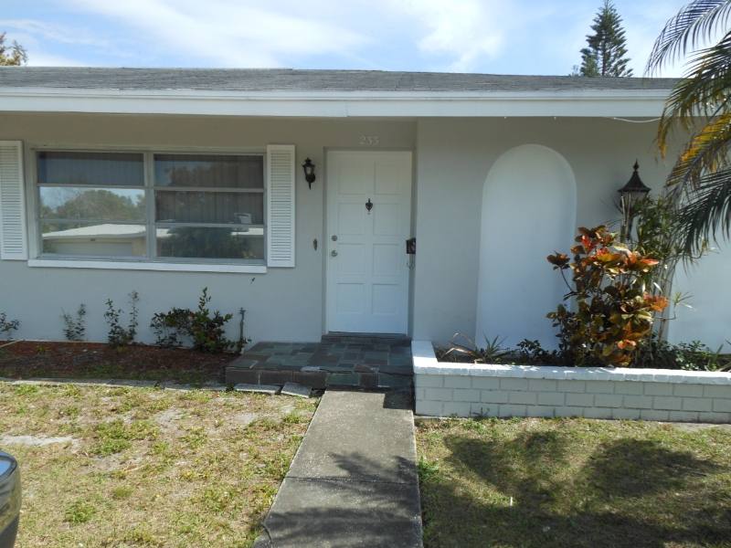 Apartment for rent at 233 Gatewood Dr, Largo, FL 33770