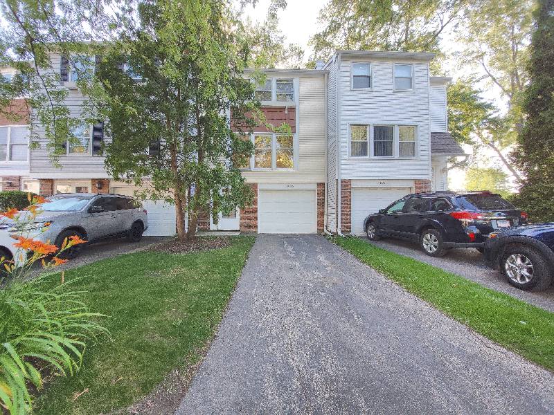 Townhouse for rent at 1006 Portland Dr, Schaumburg, IL 60194