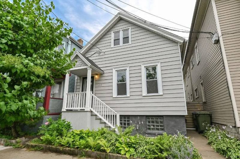 Apartment for rent at 1315 E Kane Place, Milwaukee, WI 53202