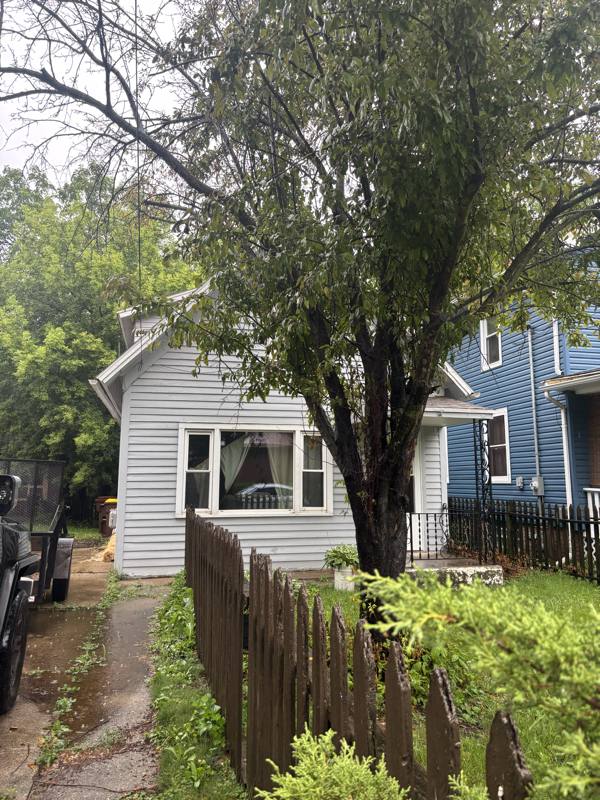 House for rent at 1422 Benton St, Rockford, IL 61107