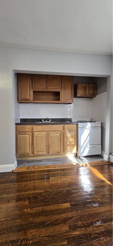 Apartment for rent at 5 Rhode Island Ave, East Orange, NJ 07018