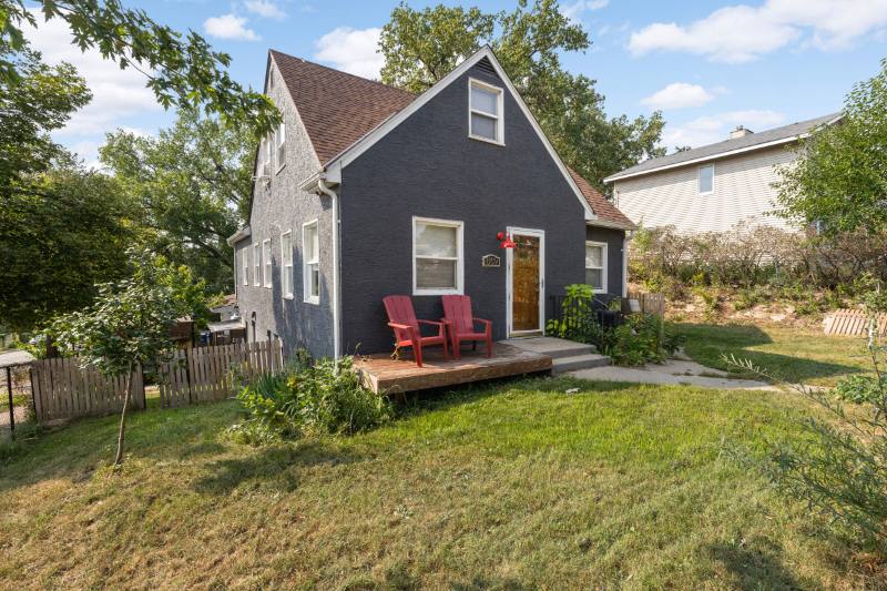 Apartment for rent at 869 Arkwright St 2, Saint Paul, MN 55130