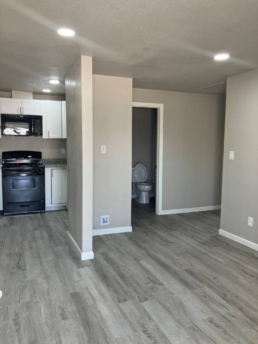 Apartment for rent at 1855 D St #9, Merced, CA 95340