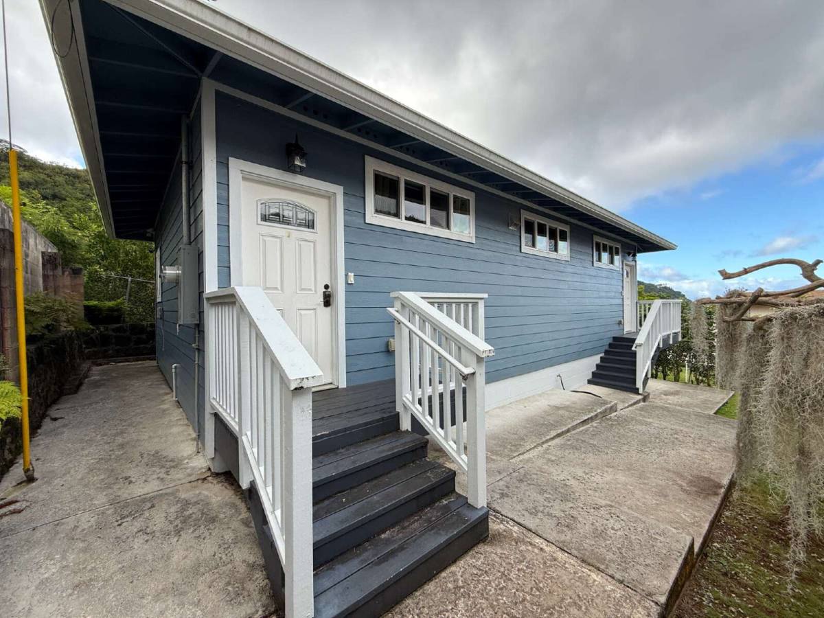 Townhouse for rent at 2641 Gardenia St #A, Honolulu, HI 96816