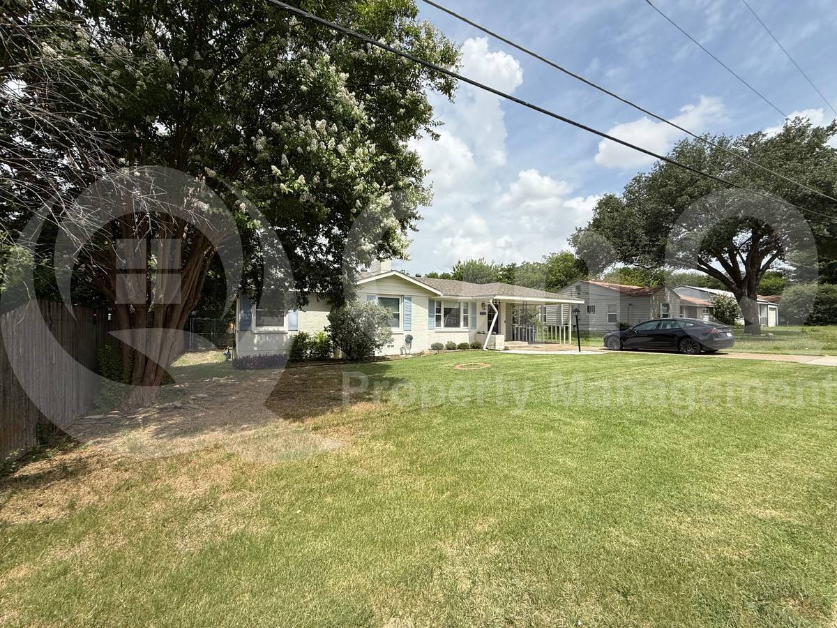 House for rent at 3216 Marys Lane, Fort Worth, TX 76116