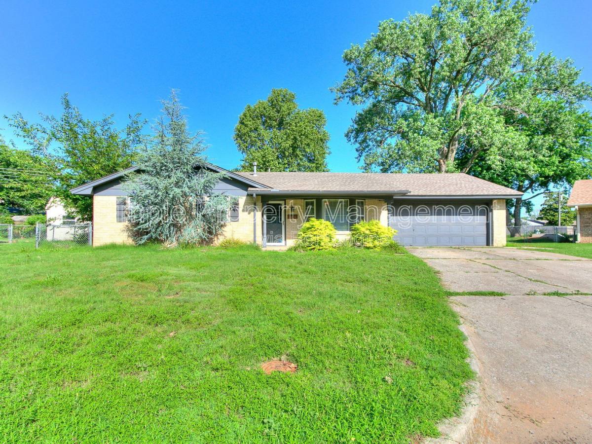 House for rent at 1404 Crown Point Ave, Norman, OK 73072