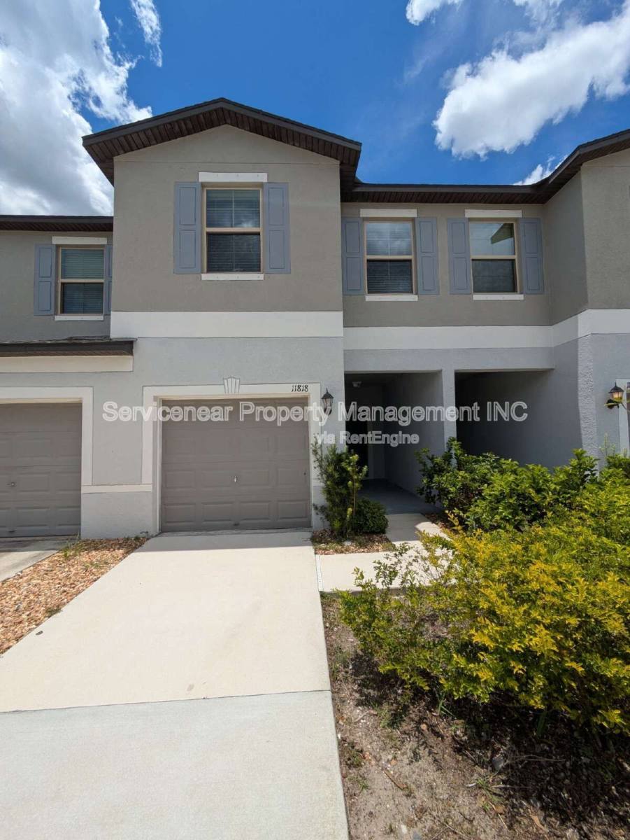 Townhouse for rent at 11818 Dumaine Valley Rd, Riverview, FL 33579