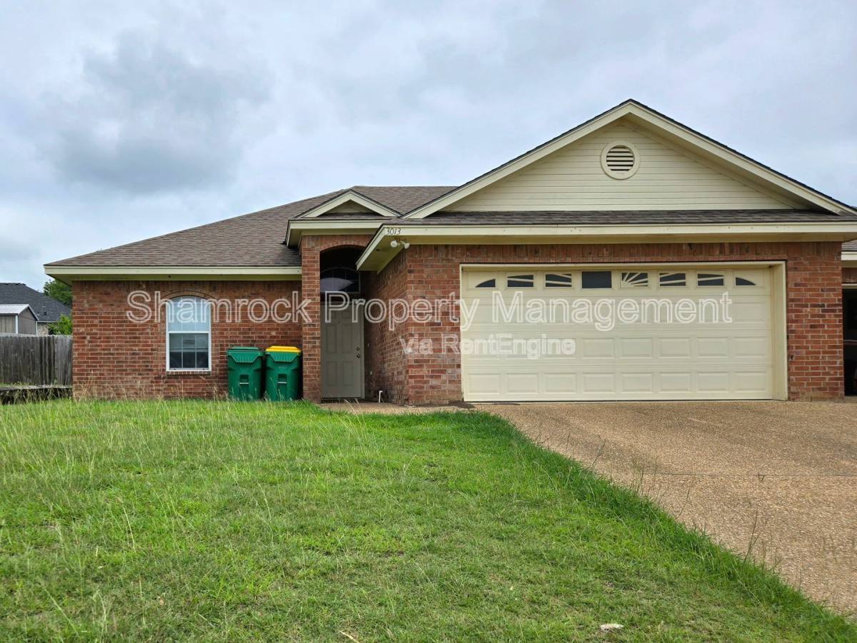 Townhouse for rent at 3013 Palomino Trail, Waco, TX 76706