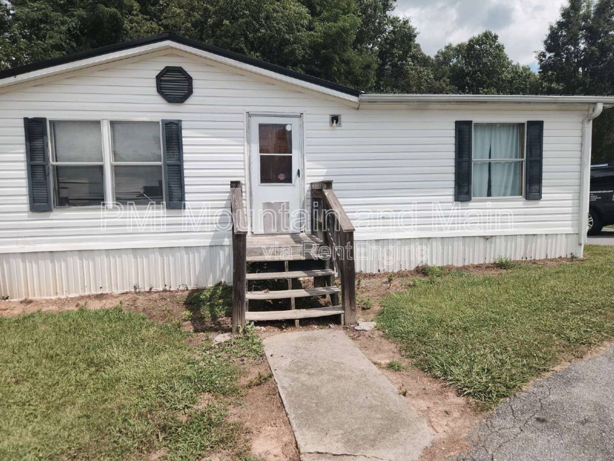 Apartment for rent at 32 Misty Mountain Way #5, Candler, NC 28715