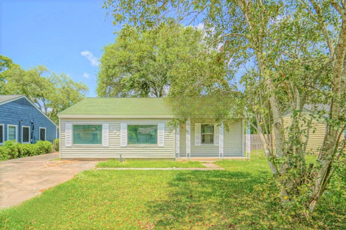House for rent at 609 Lorraine St, Angleton, TX 77515
