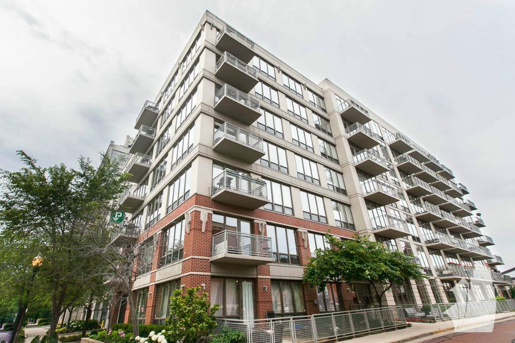 Townhouse for rent at 1000 N Kingsbury St, Chicago, IL 60610