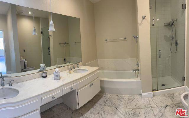 Condo for rent at 1101 Rexford Dr #303, Los Angeles, CA 90035