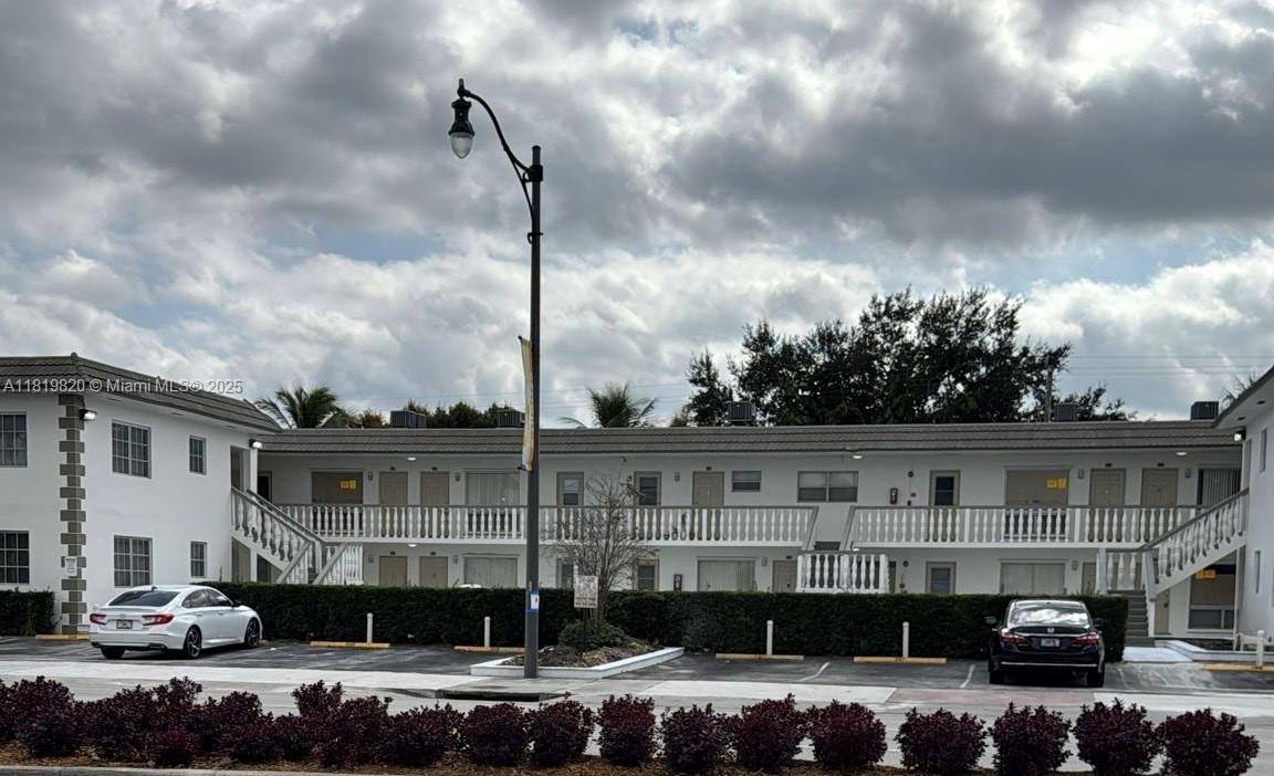 Apartment for rent at 5420 Hollywood Blvd #203, Hollywood, FL 33021