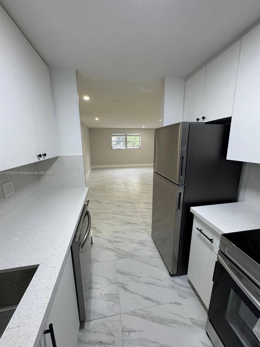 Apartment for rent at 5420 Hollywood Blvd #109, Hollywood, FL 33021