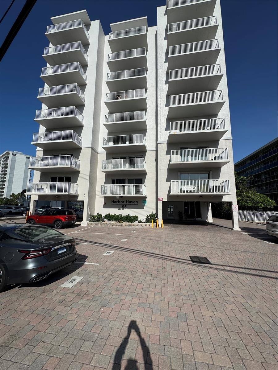 House for rent at 95 N Birch Rd #402, Fort Lauderdale, FL 33304