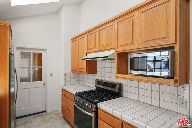 House for rent at 2534 Wellesley Ave, Los Angeles, CA 90025