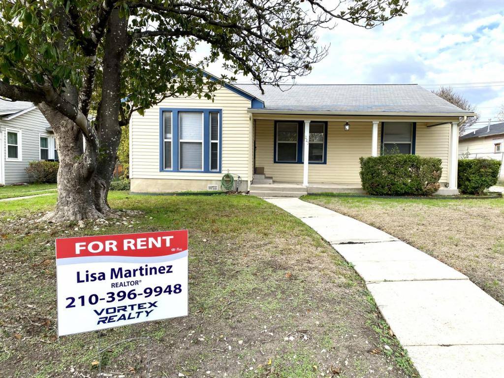 House for rent at 223 Shadwell Dr, San Antonio, TX 78228
