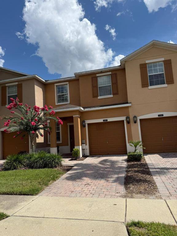 Townhouse for rent at 11057 Savannah Landing Circle, Orlando, FL 32832