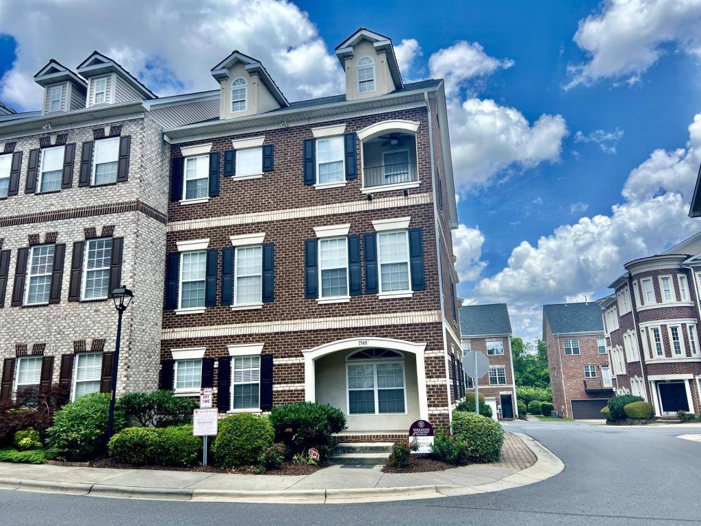 Townhouse for rent at 1948 Winpole Lane, Charlotte, NC 28273
