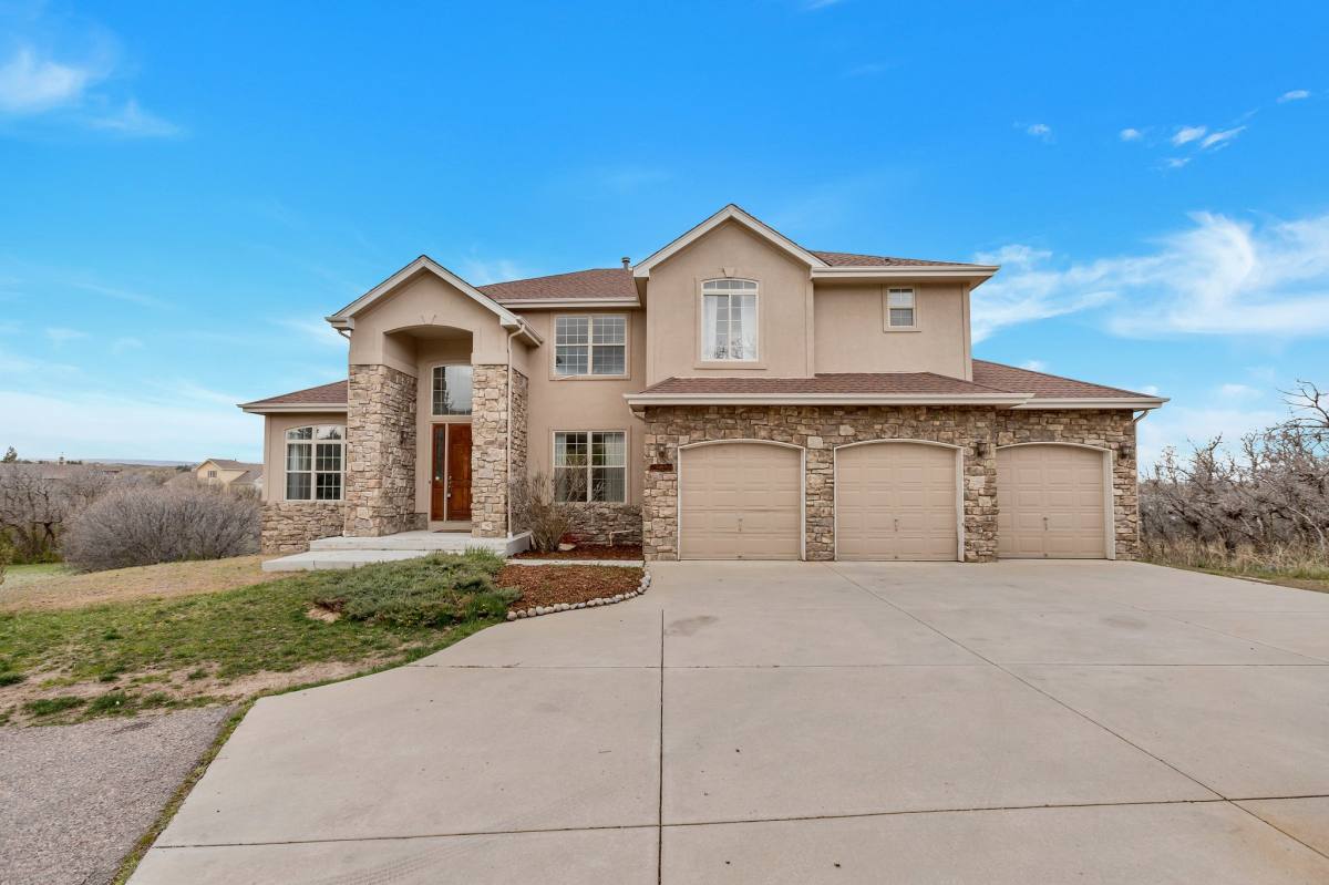 House for rent at 1472 Glade Gulch Rd, Castle Rock, CO 80104