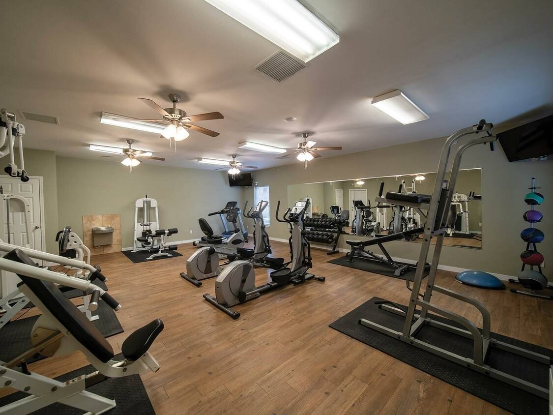 Apartment for rent at Sandstone Heights, 2861 S Nettleton Ave, Springfield, MO 65807