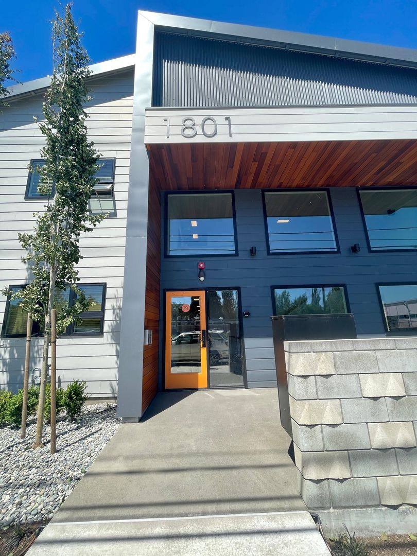 Apartment for rent at 1801 C St, Bellingham, WA 98225