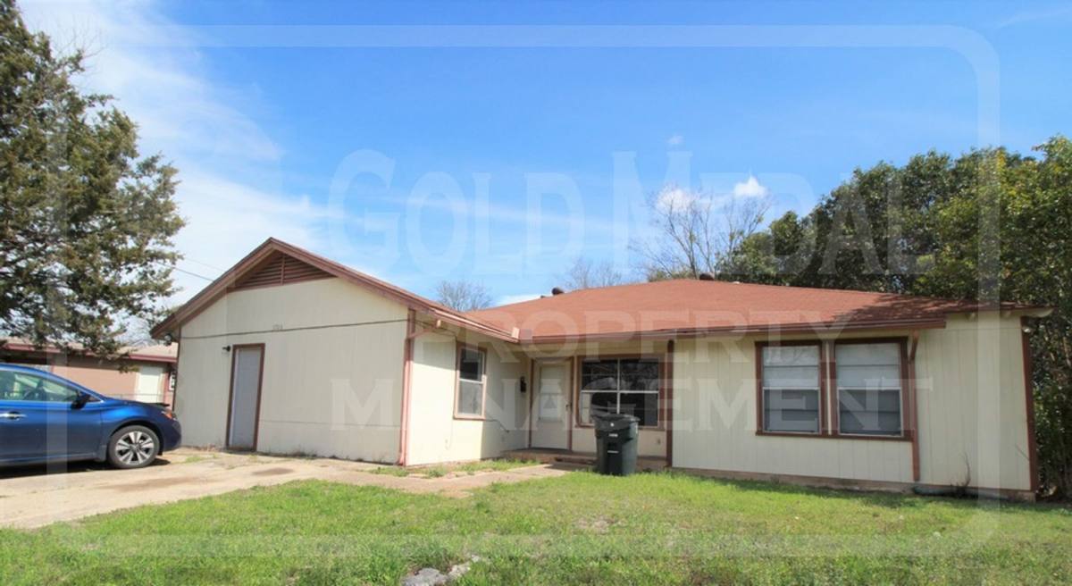 Apartment for rent at 1706 Cole St, Killeen, TX 76541