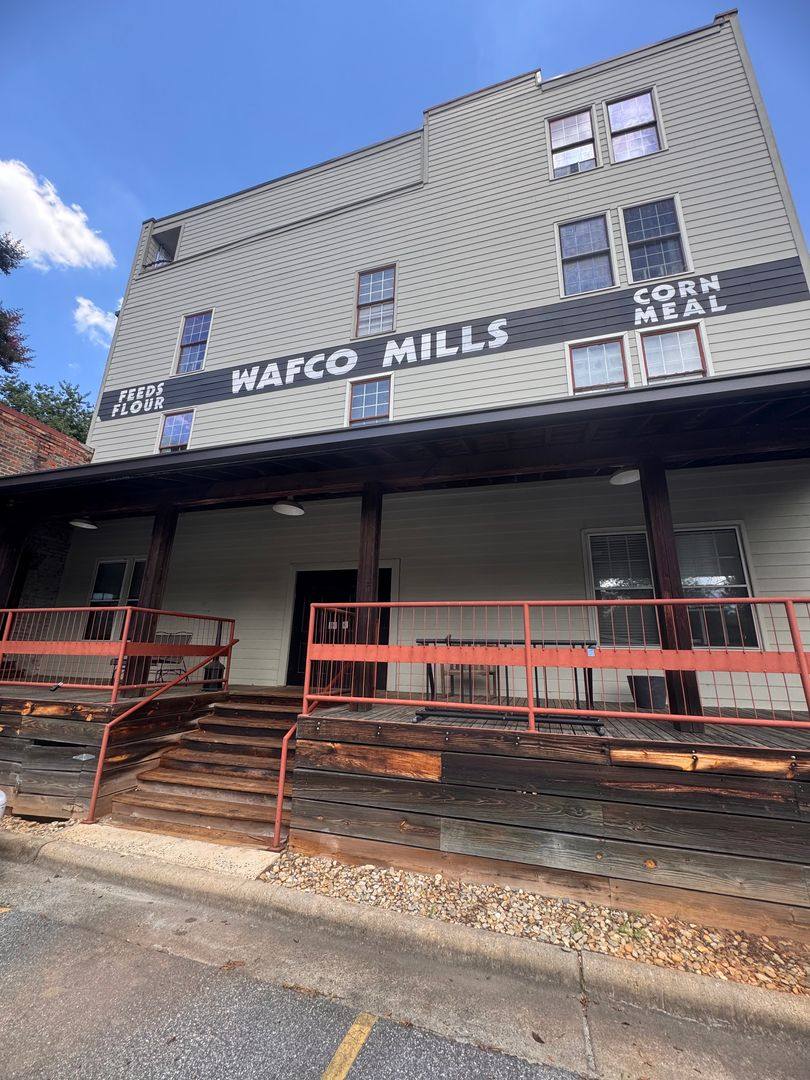 Apartment for rent at 801 W McGee St, Greensboro, NC 27401