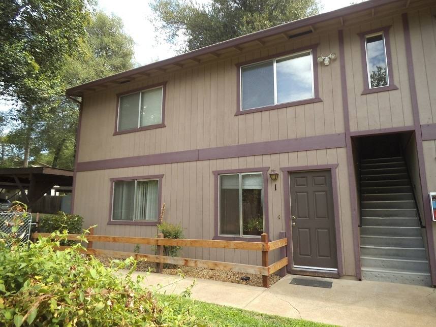 1124 Layton Rd, Redding, CA 96002