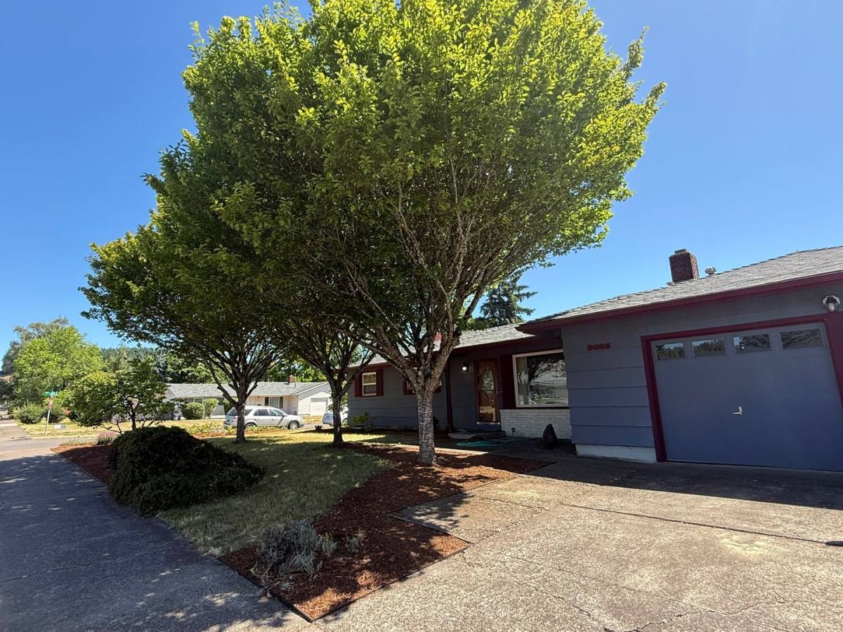 House for rent at 2025 NW Kings Blvd, Corvallis, OR 97330