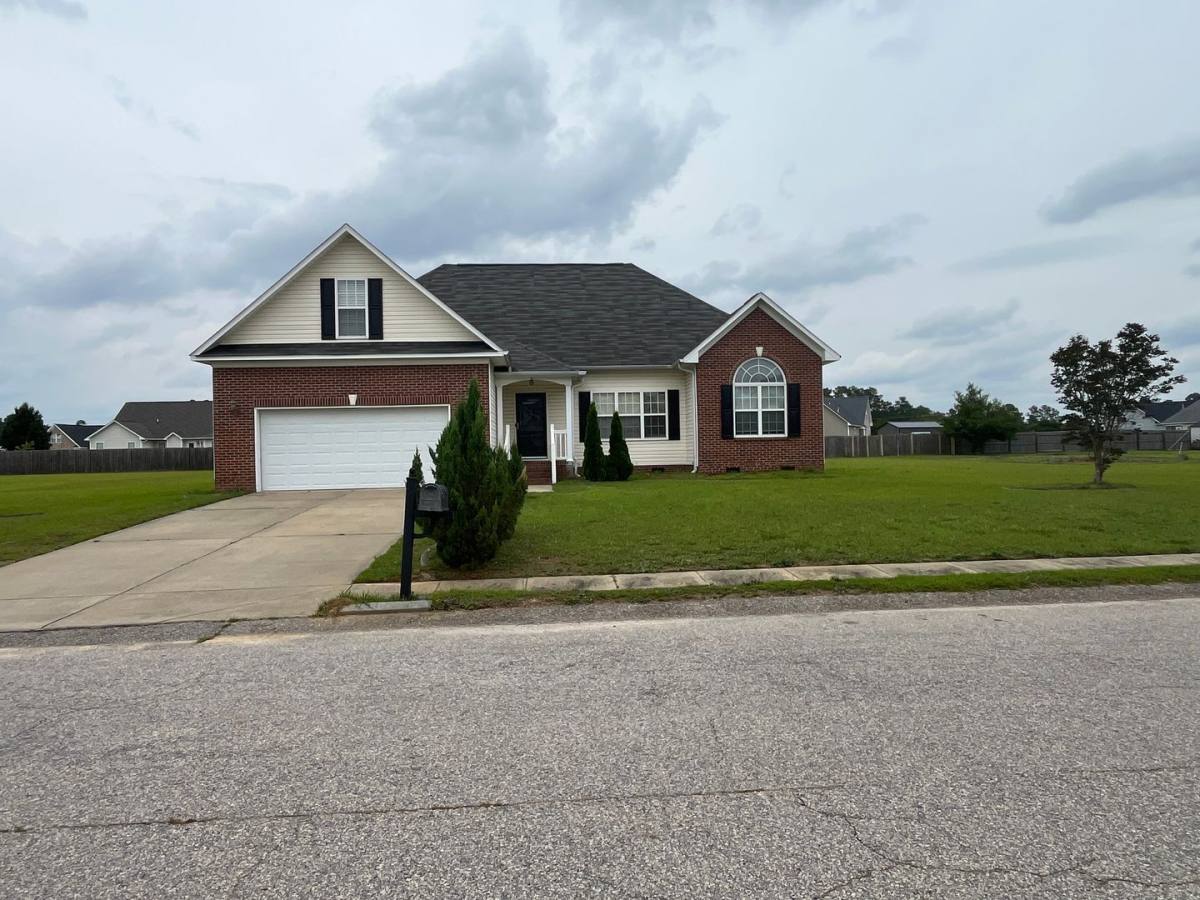 House for rent at 316 Ivywood Lane, Raeford, NC 28376