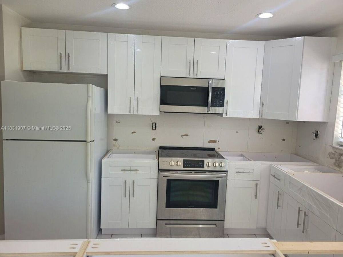 House for rent at 11224 SW 59th Place, Fort Lauderdale, FL 33330
