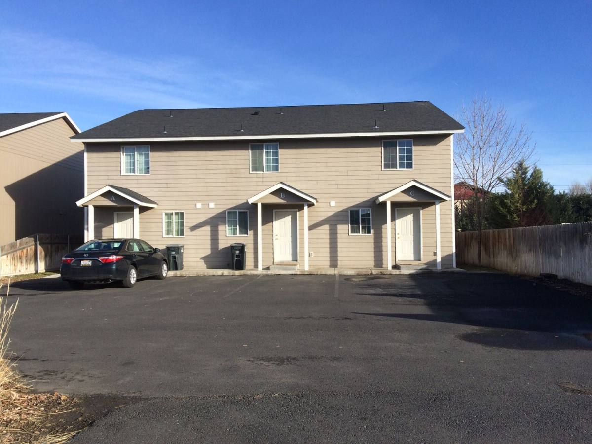 Apartment for rent at 1713 W Fern Dr, Moses Lake, WA 98837