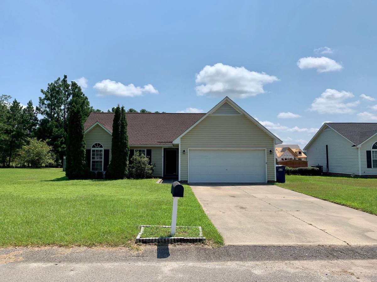 House for rent at 1543 Clan Campbell Dr, Raeford, NC 28376