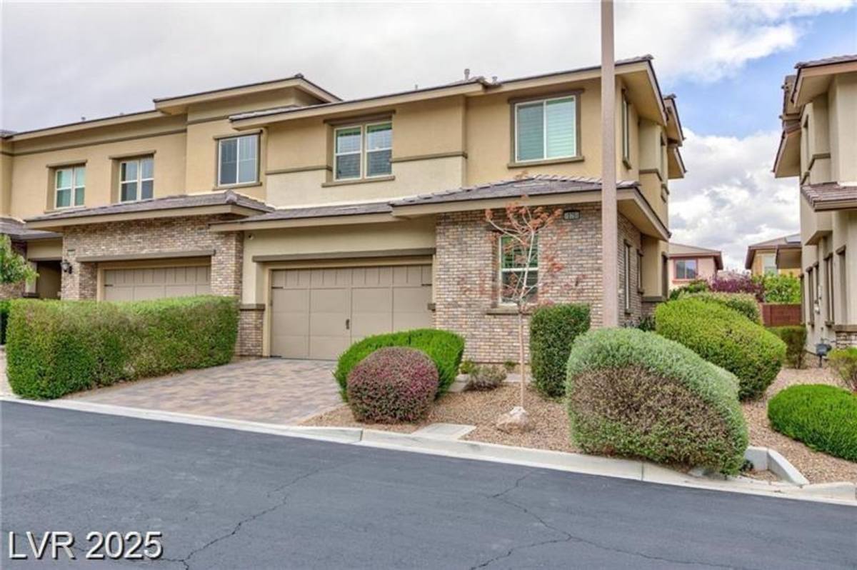 Townhouse for rent at 10356 Addie De Mar Lane, Las Vegas, NV 89135