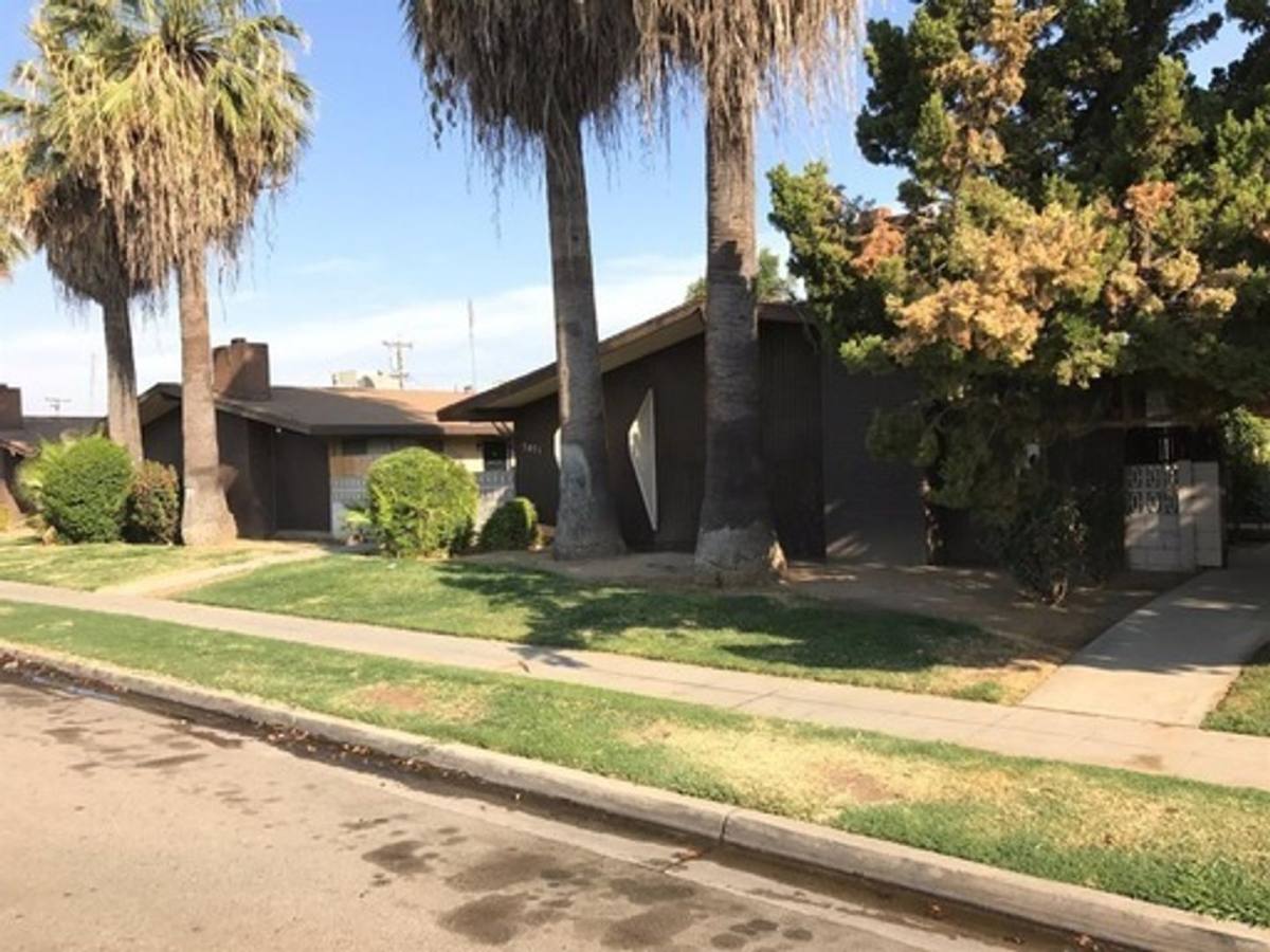Apartment for rent at 5071 E Belmont Ave, Fresno, CA 93727