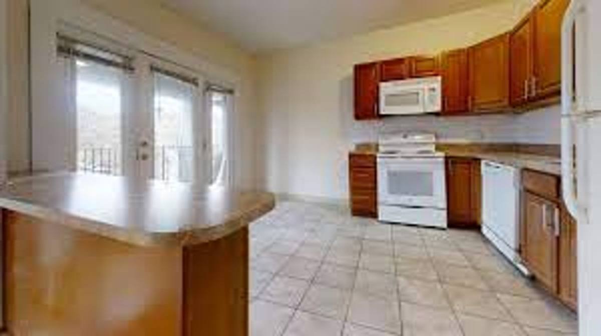 Apartment for rent at 1135 Commonwealth Ave #3E, Allston, MA 02134