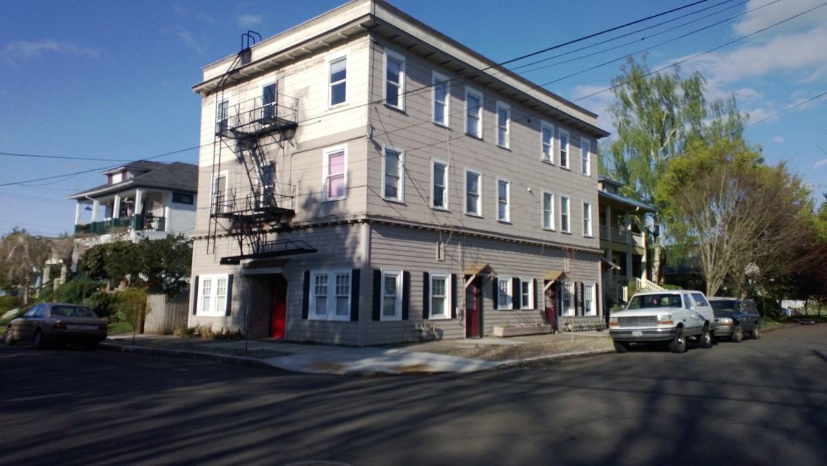 Apartment for rent at 8634 SE 11th, Portland, OR 97202