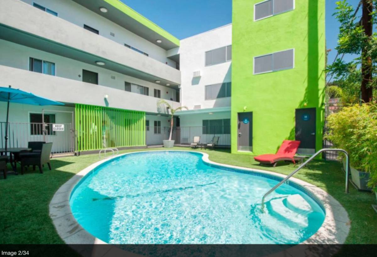 Apartment for rent at 1595 E Chevy Chase Dr, Glendale, CA 91206