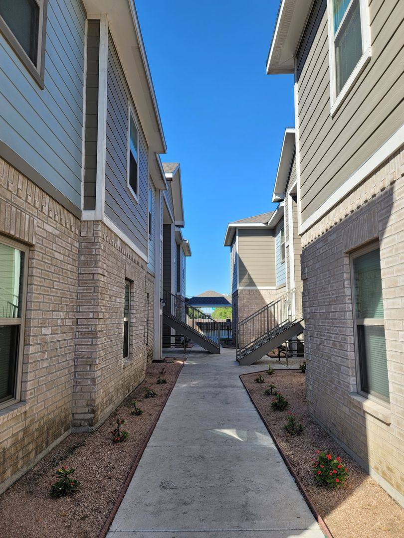 Apartment for rent at 1005 Garfield Ave, Harlingen, TX 78552