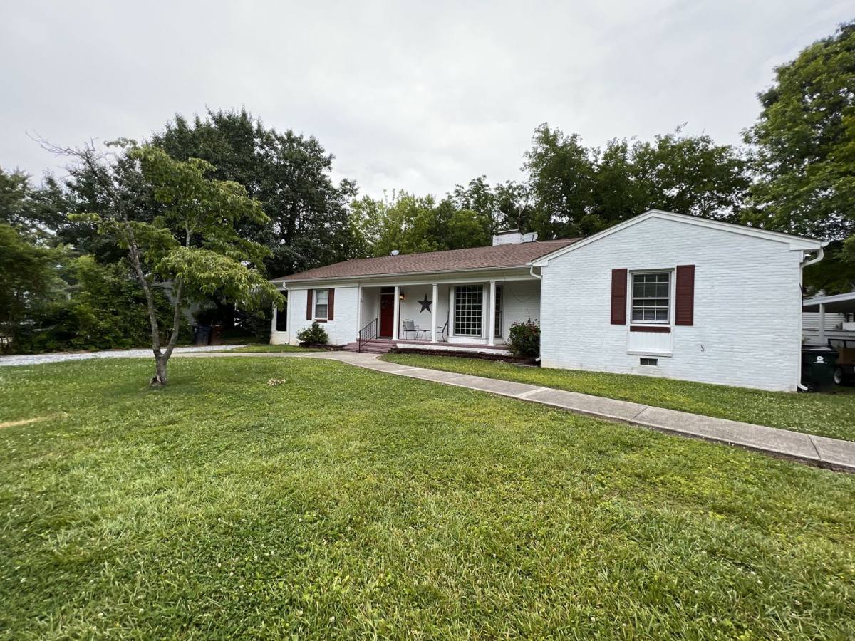 Apartment for rent at 108 & 110 Binford St, South Hill, VA 23970
