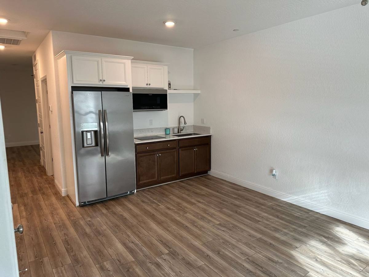 Apartment for rent at 112 E Tyler Ave, Visalia, CA 93291