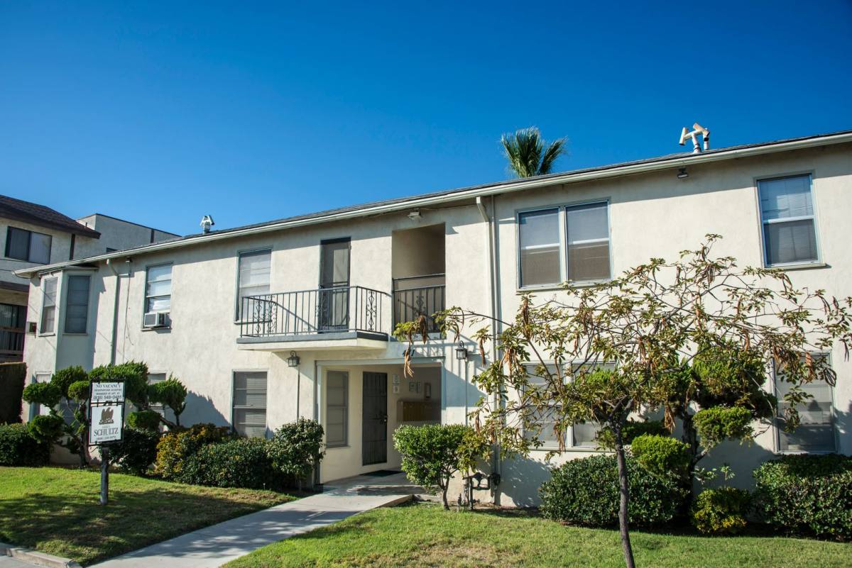 Apartment for rent at 411 E Palmer Ave, Glendale, CA 91205