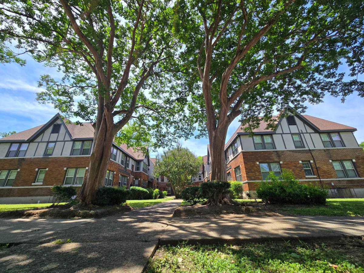 Apartment for rent at 2153 Washington Ave, Memphis, TN 38104